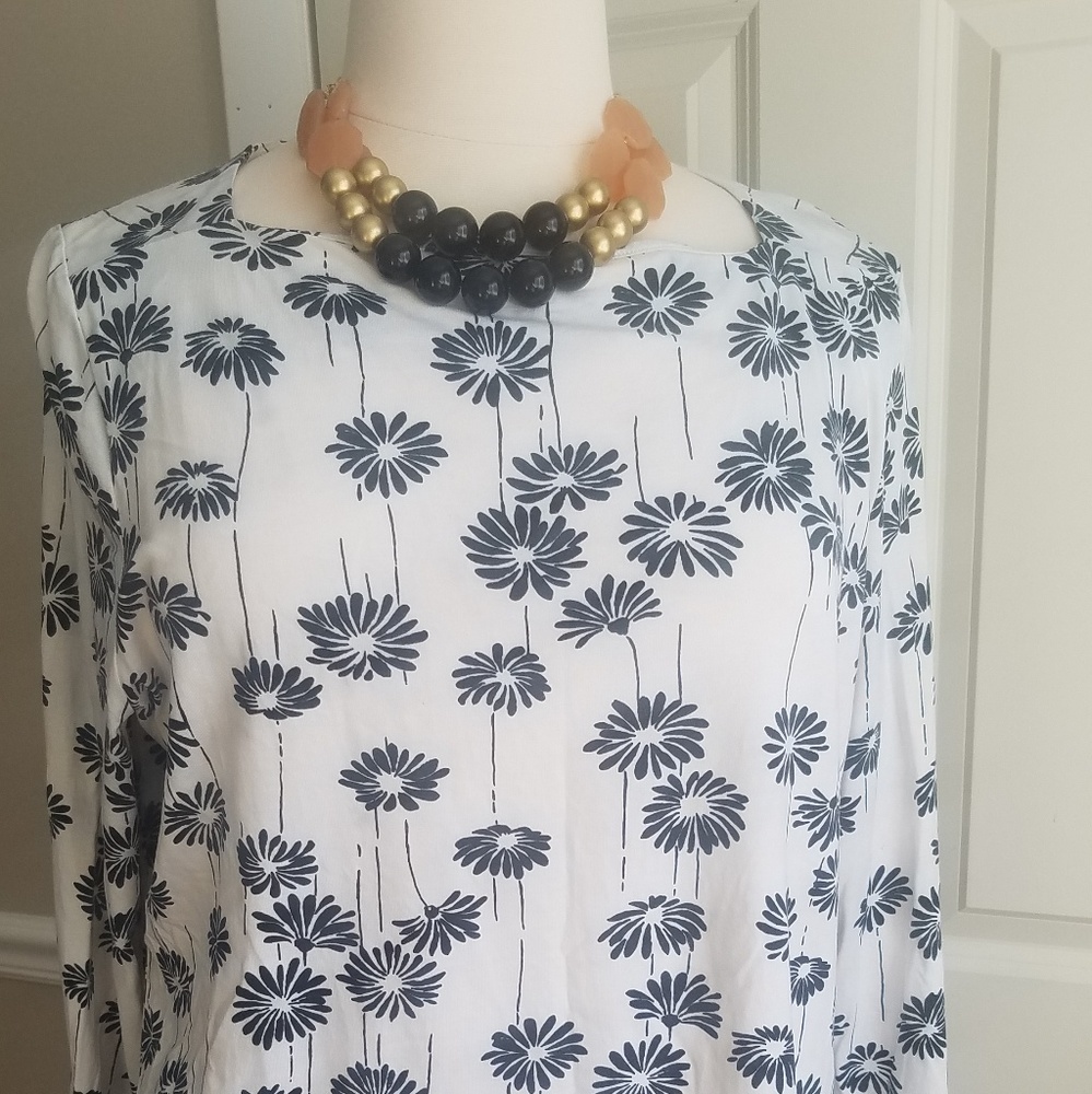 Black & White floral top